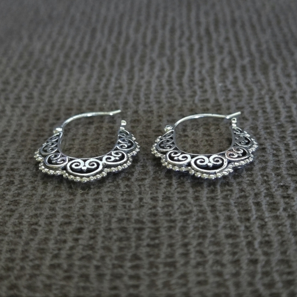 Annika Witt Small Sterling Silver🤍 Bali🇲🇨 Tribal Earrings - Picture 15 of 16